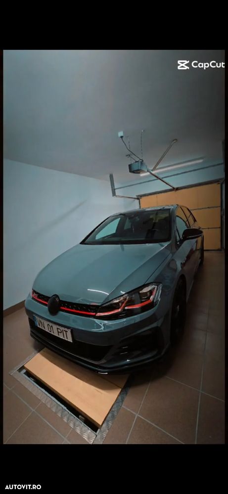 Volkswagen Golf - 32