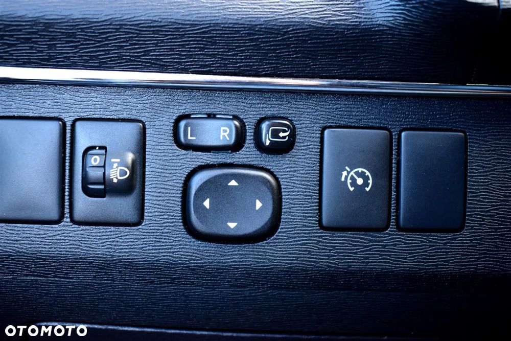 Toyota Avensis 1.8 Business Edition - 26