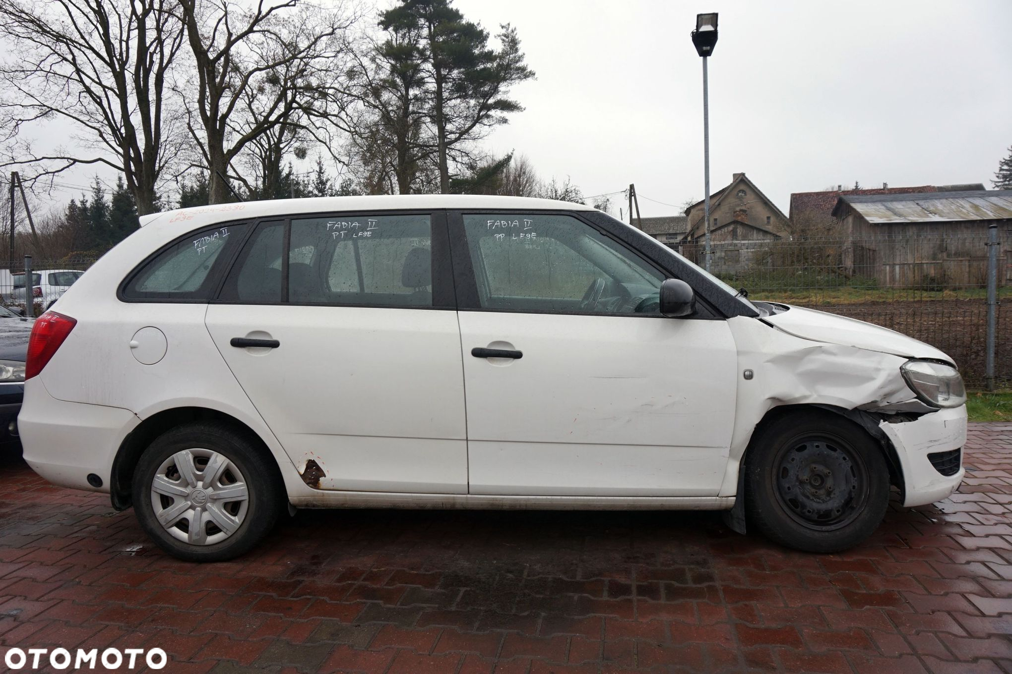 SKODA FABIA II 545 LIFT KOMBI 2013 LF9E 1.2 12V CGPA 70KM LNR BIAŁY na części - 6