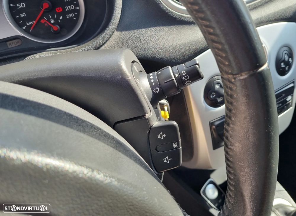 Renault Clio Break 1.5 dCi Dynamique S - 12