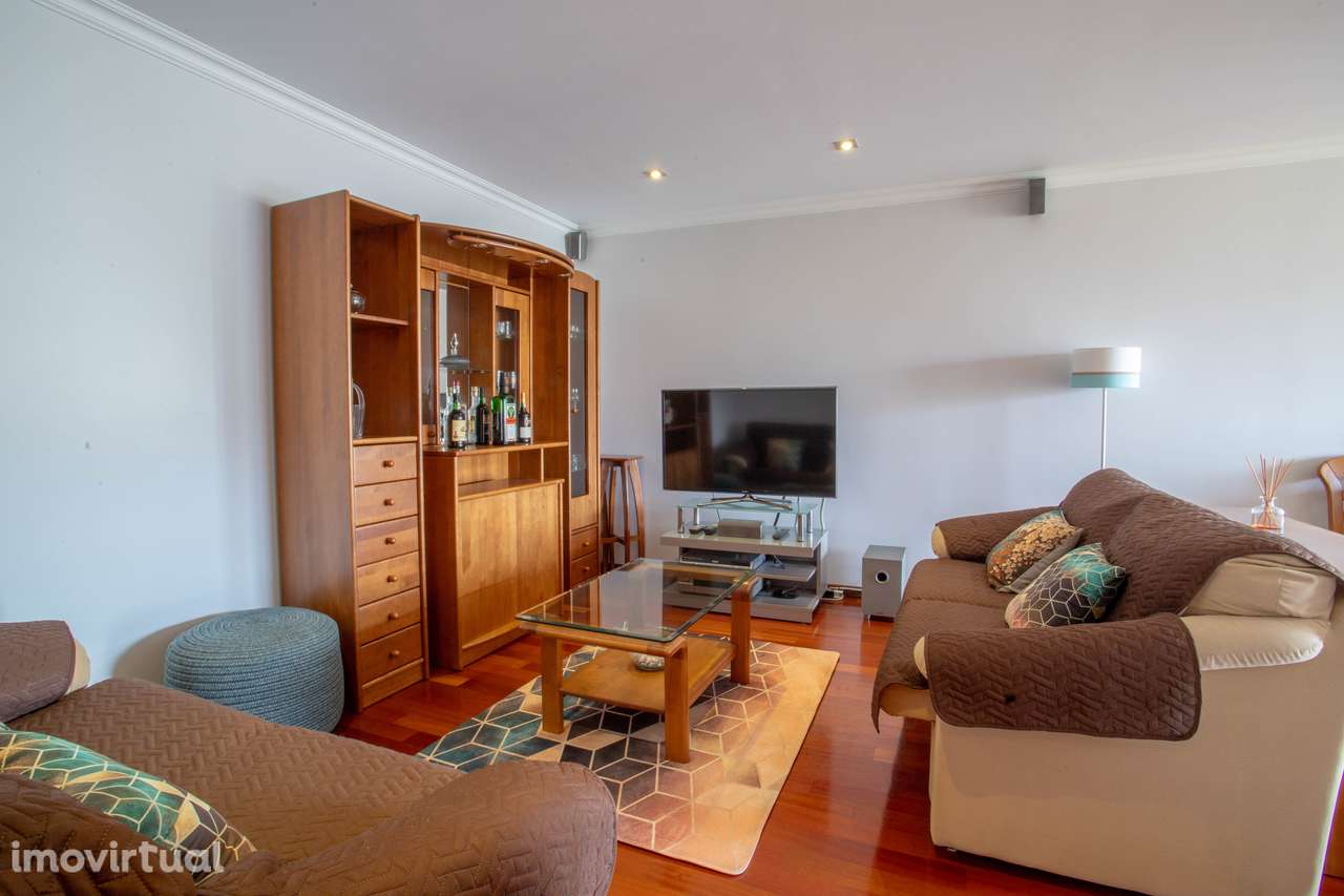 Apartamento T2 com Varanda e Garagem Box - Grande imagem: 5/43