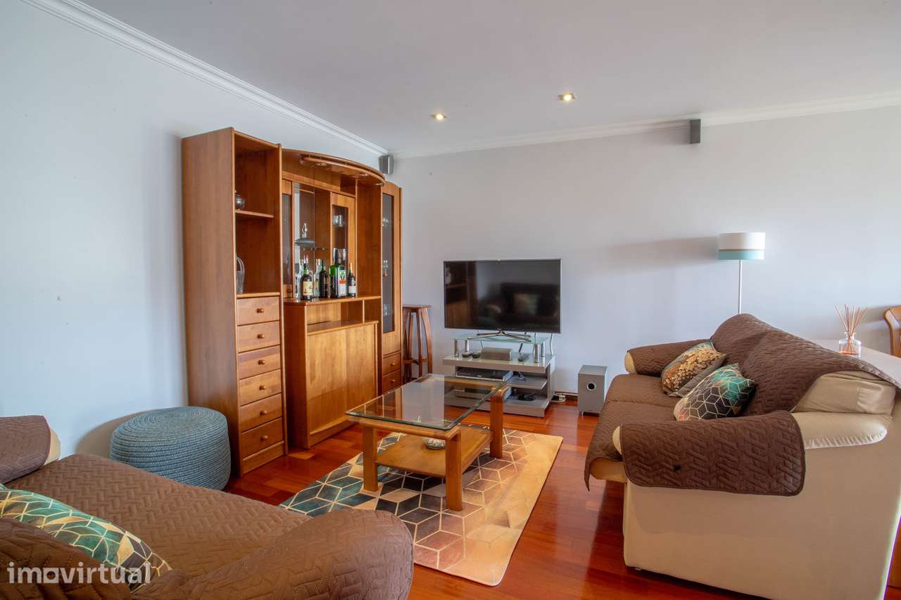Apartamento T2 com Varanda e Garagem Box - View 6