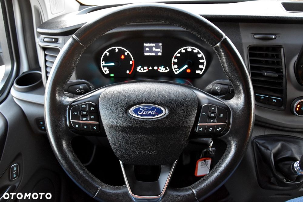Ford TRANSIT CUSTOM 300 L2H1 - 24