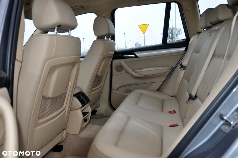 BMW X3 xDrive20d - 23