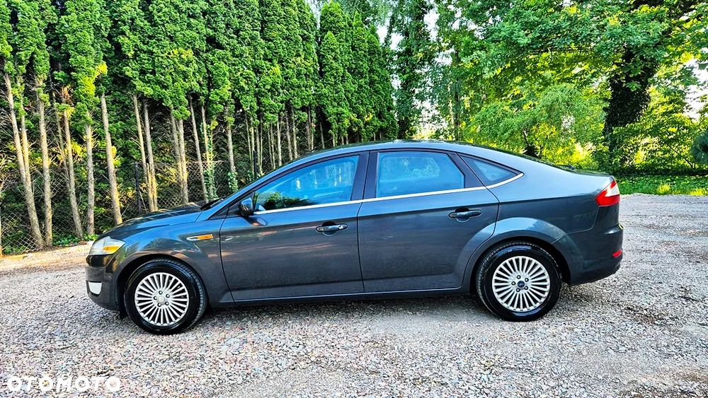 Ford Mondeo 2.0 Ghia X100 / X - 24