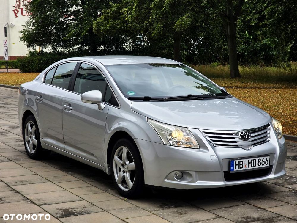Toyota Avensis 1.8 Sol - 1