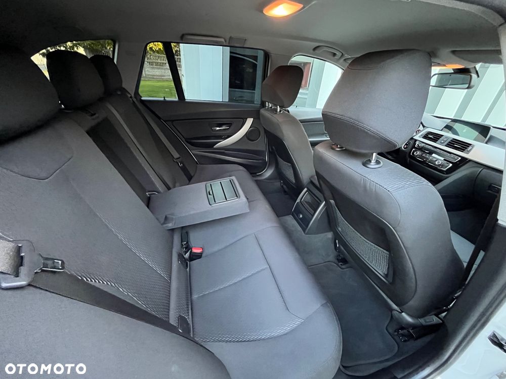 BMW Seria 3 318d Business Edition - 27