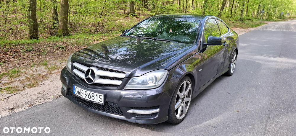 Mercedes-Benz Klasa C 180 Coupe BlueEFFICIENCY 7G-TRONIC - 18