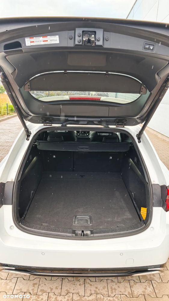 Toyota Corolla 1.8 Hybrid Style - 32
