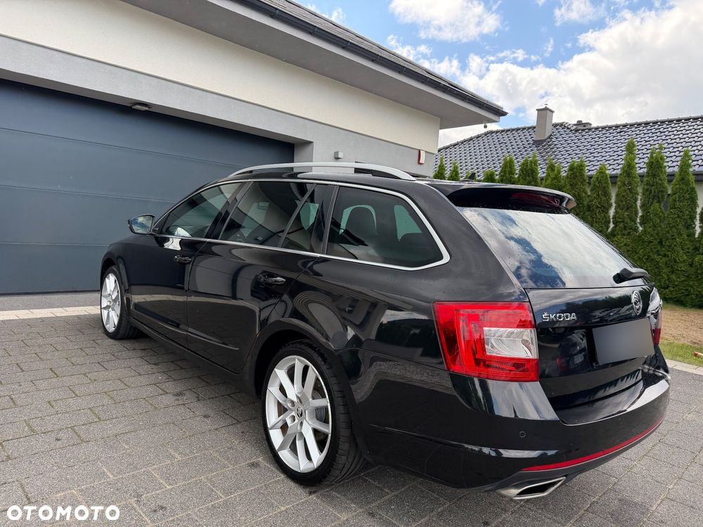 Skoda Octavia 2.0 TDI DSG RS - 9