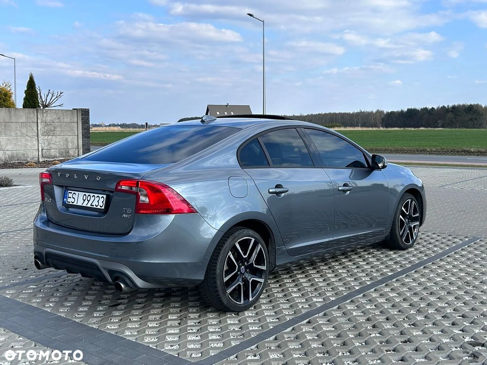 Volvo S60 T5 Drive-E Dynamic Edition (Momentum) - 5