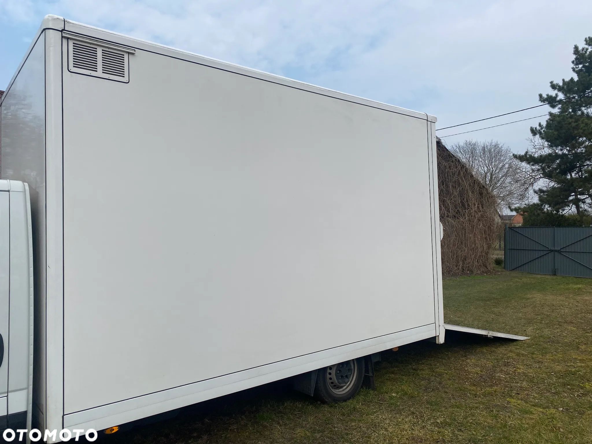 Kontener zabudowa Iveco Daily z 2023 roku wyjątkowa konstrukcja - 1