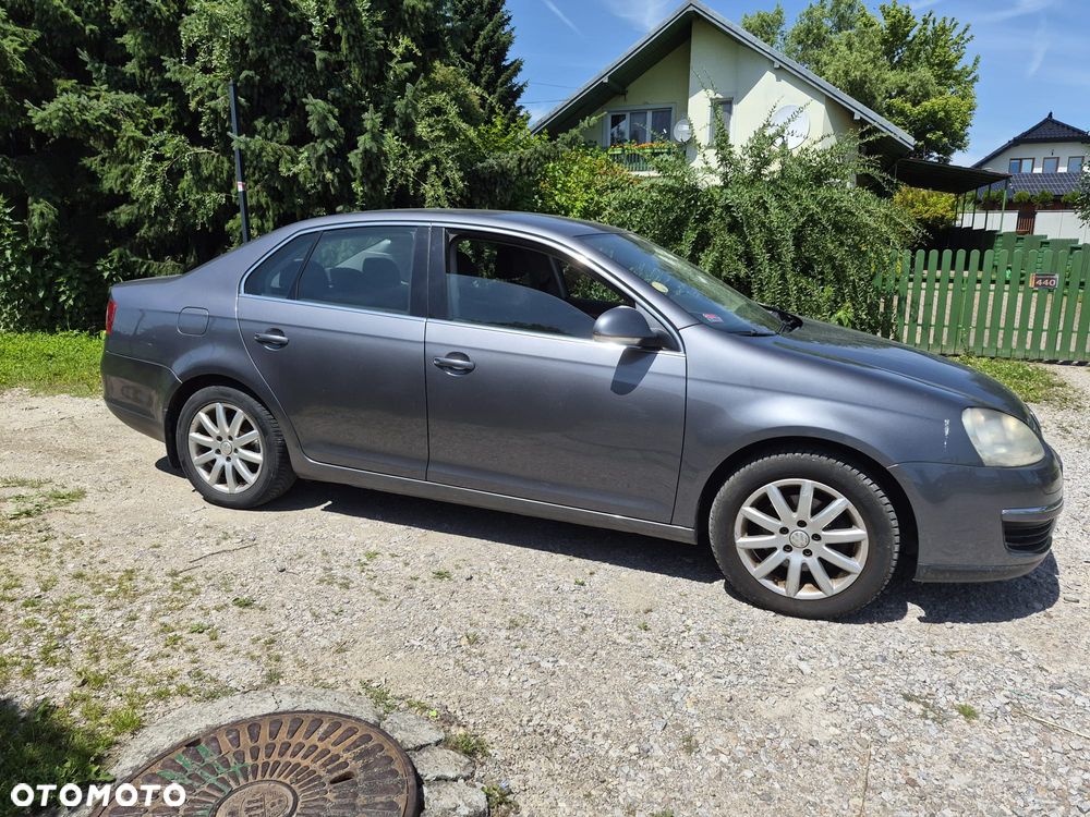 Volkswagen Jetta 2.0 TDI DPF Freestyle - 11