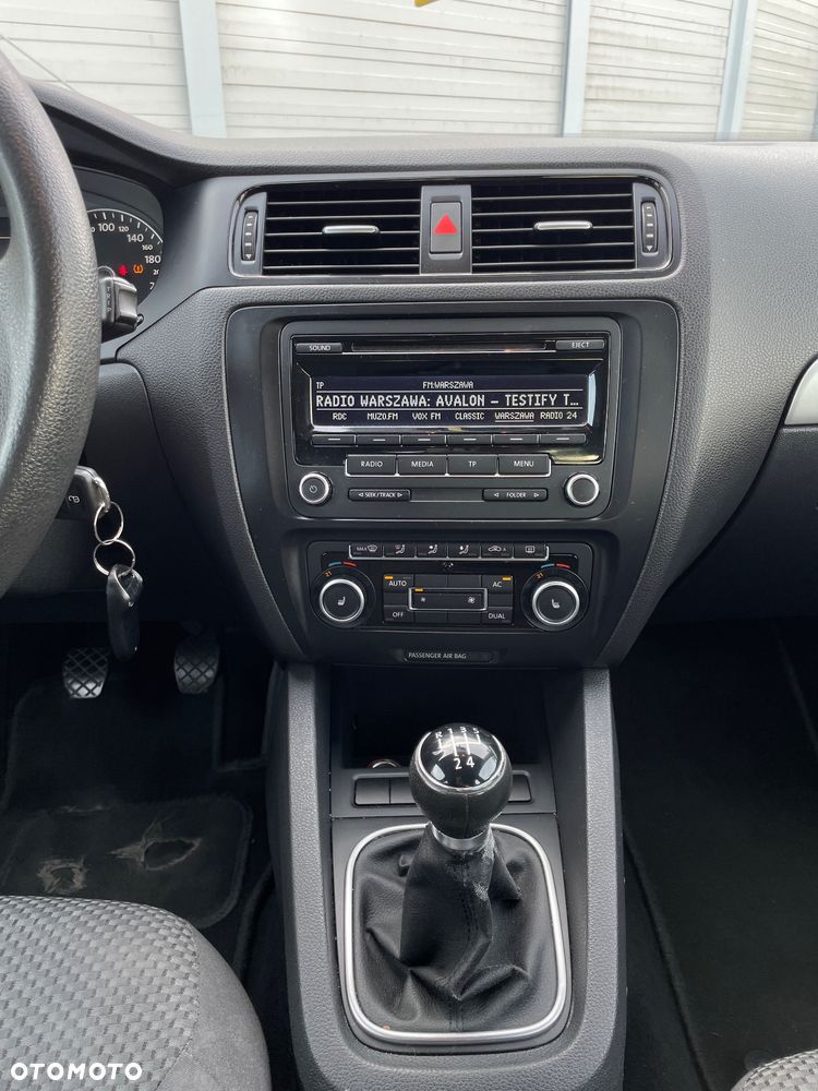 Volkswagen Jetta 1.6 TDI BMT Trendline - 15