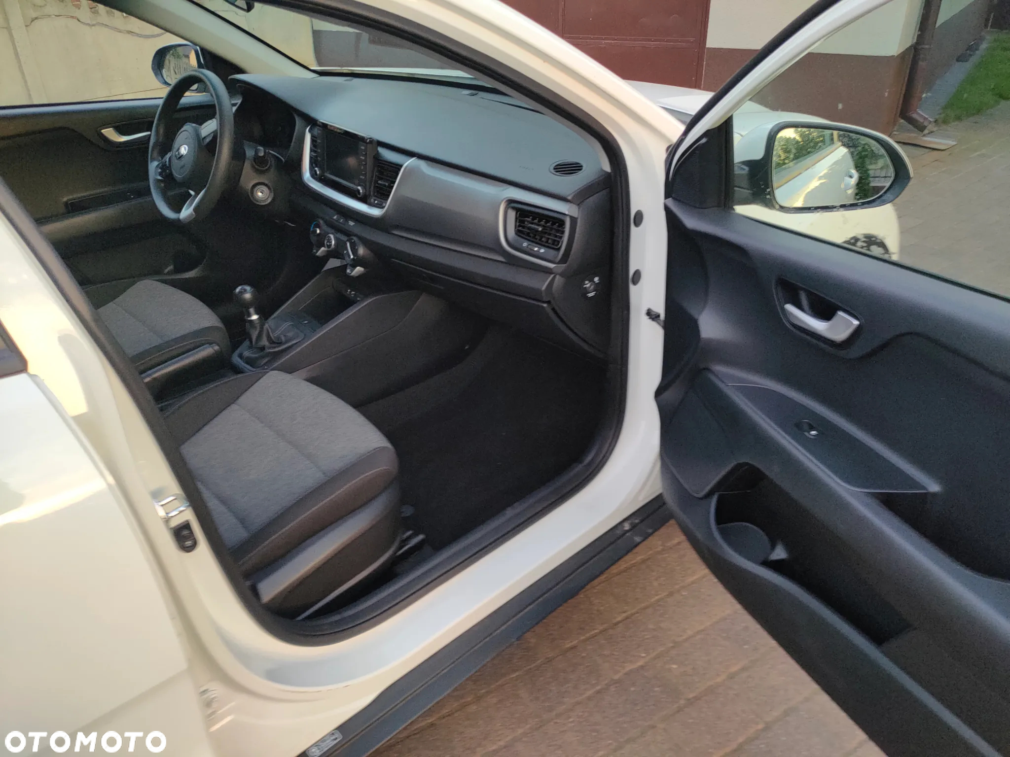 Kia Stonic 1.2 L - 24