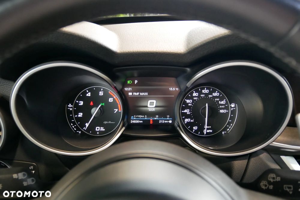 Alfa Romeo Stelvio 2.0 Turbo TI Q4 - 25