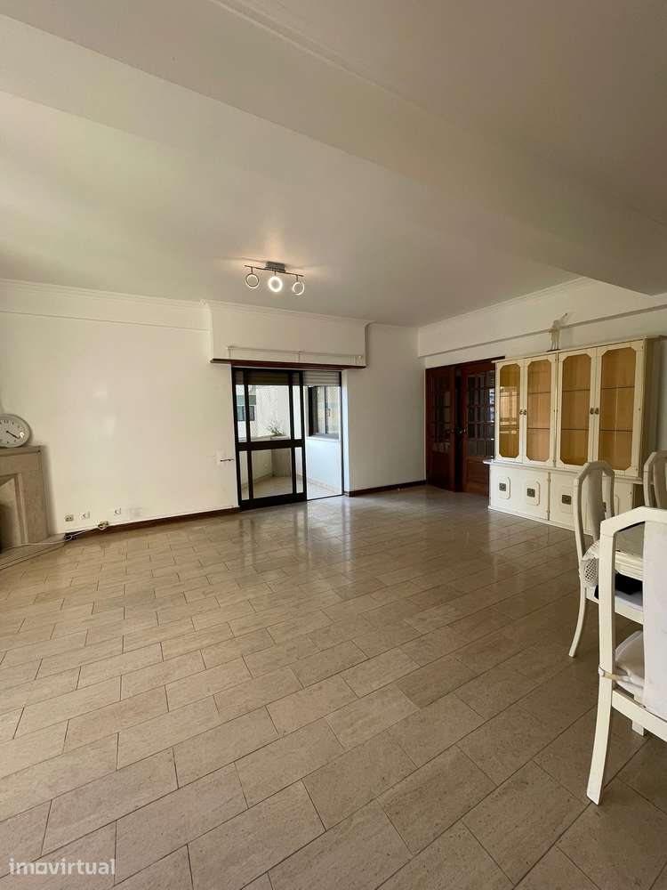 Apartamento T2 no Lumiar - Arrendamento - Grande imagem: 3/22