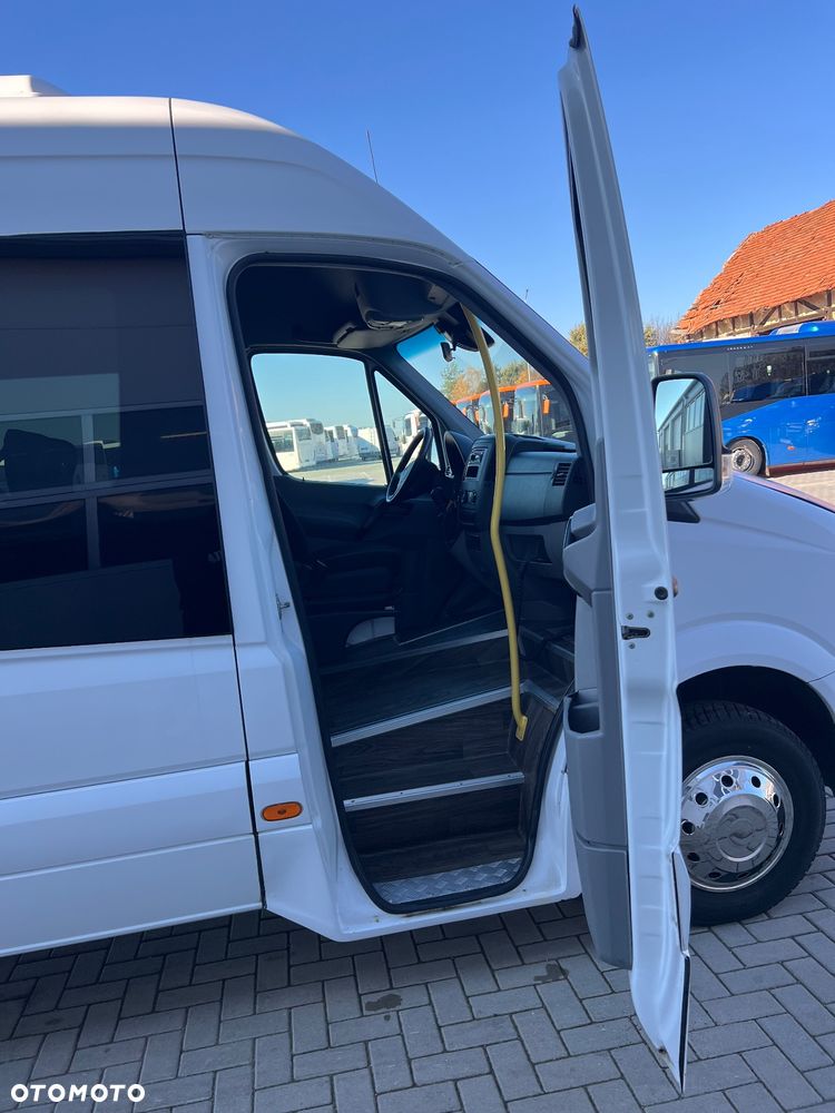 Mercedes-Benz 519 - 6