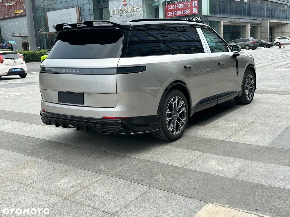 Lynk & Co 900 - 7