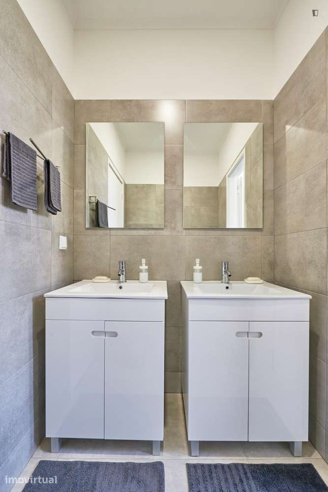 Quarto - localizado em Picoas Lisbon - Grande imagem: 4/23