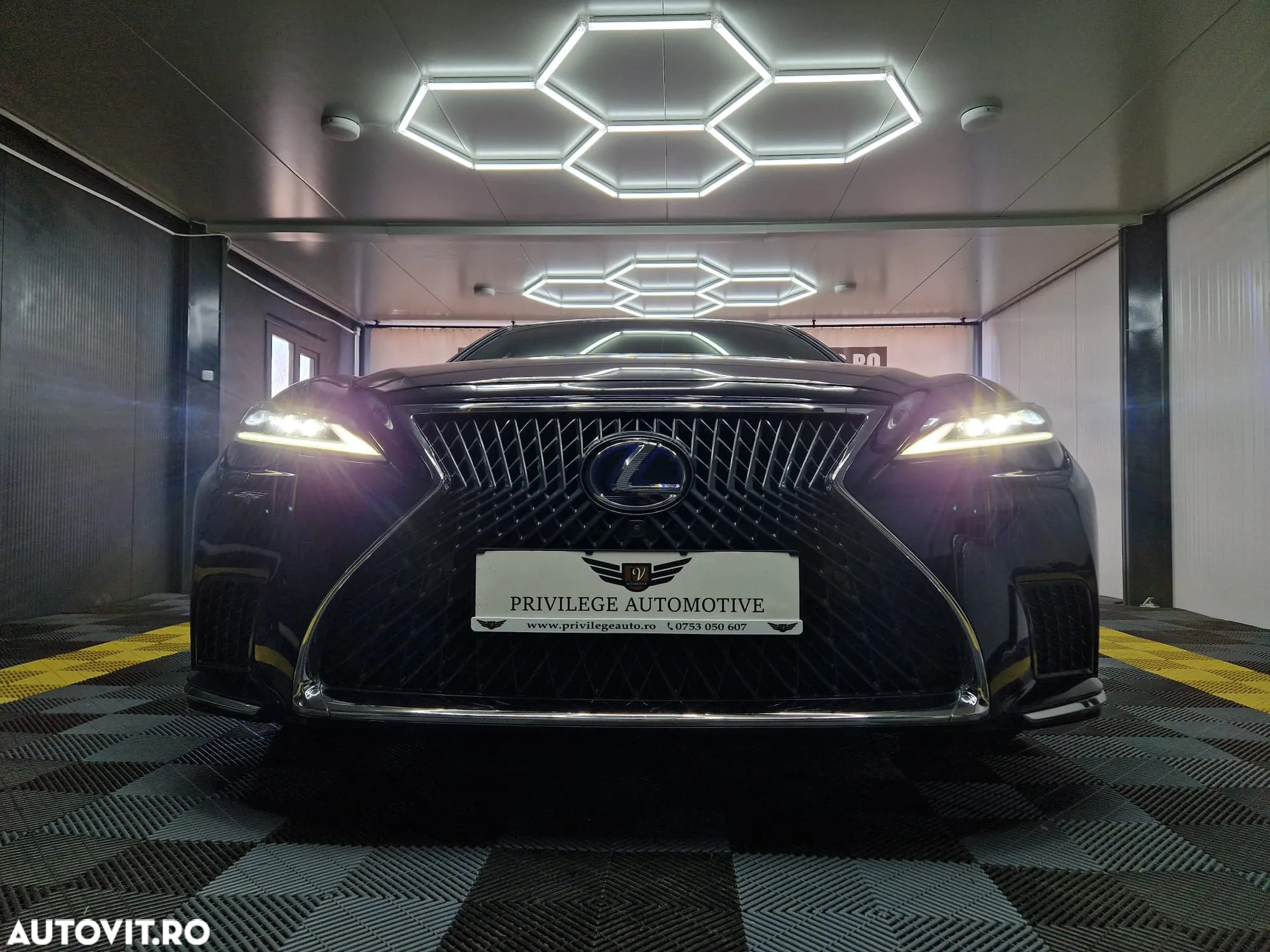 Lexus Seria LS - 3