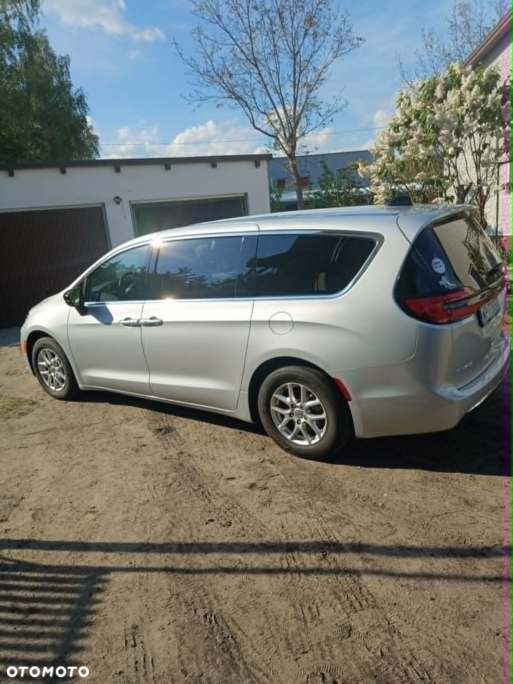 Chrysler Pacifica - 5