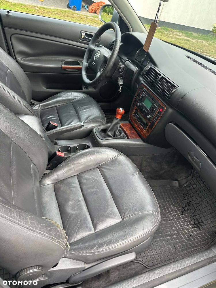 Volkswagen Passat 1.9 TDI Comfortline - 9