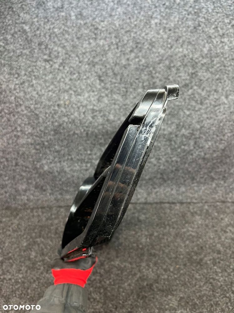 mercedes w204 atrapa chłodnicy grill zamiennik uszkodzony - 15