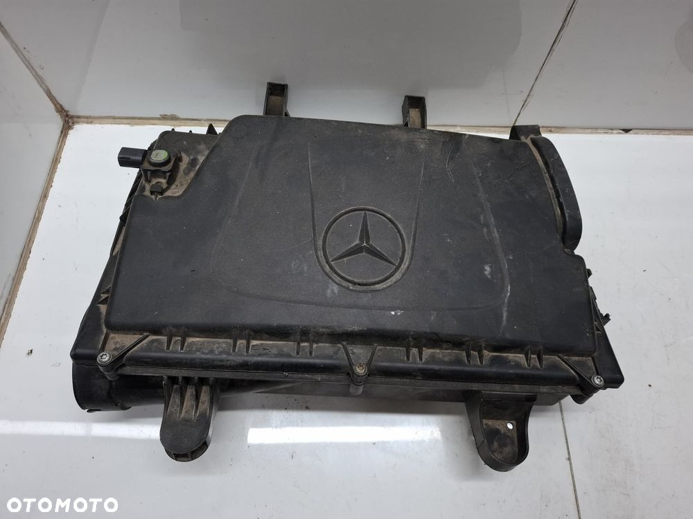 OBUDOWA FILTRA POWIETRZA MERCEDES W447 1,6 CDI