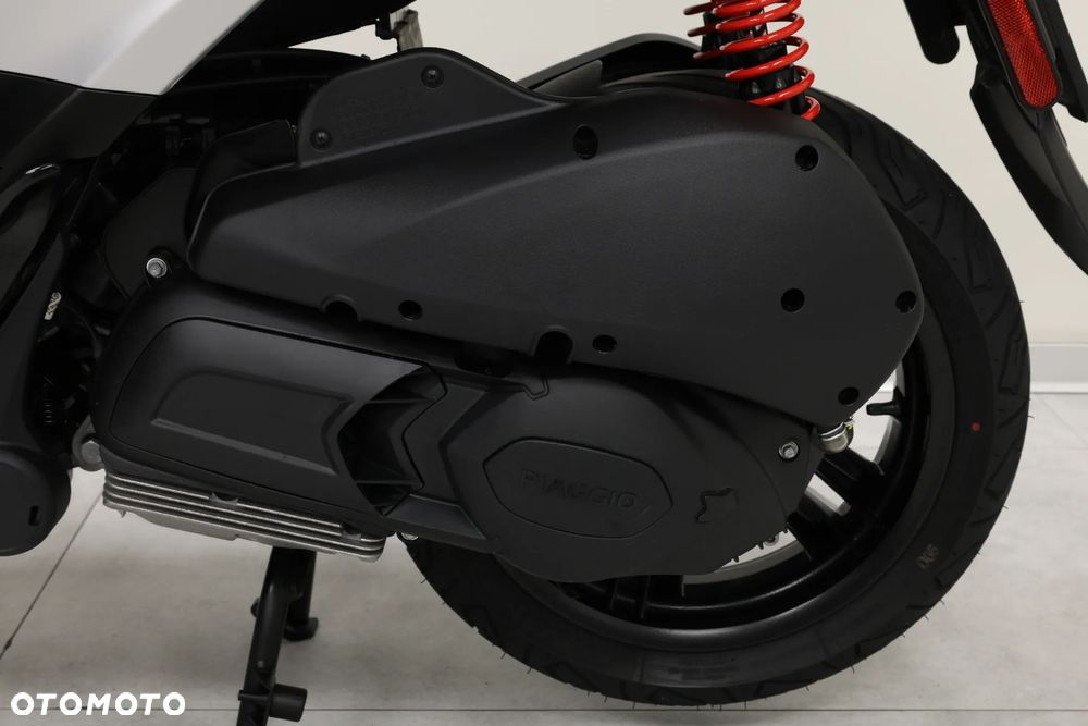 Piaggio MP-3 - 32