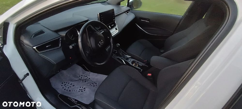 Toyota Corolla ver-1-8-hybrid-comfort - 15