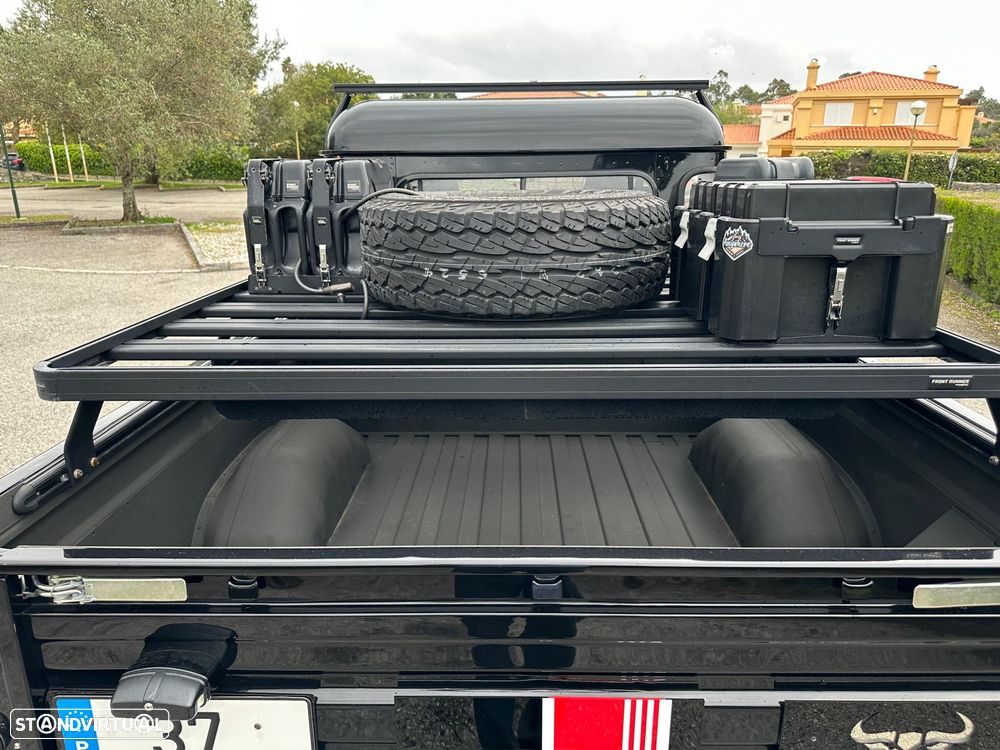 Land Rover Defender - 9