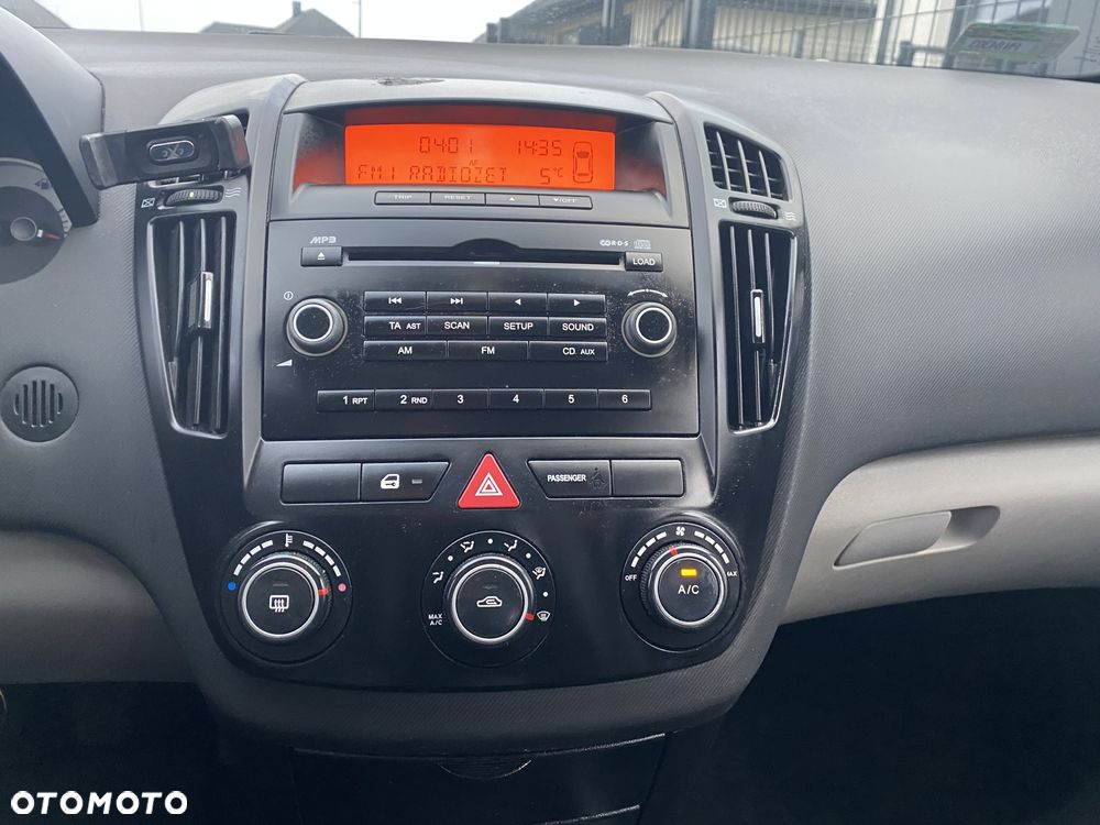 Kia Ceed 1.4 Comfort + - 6