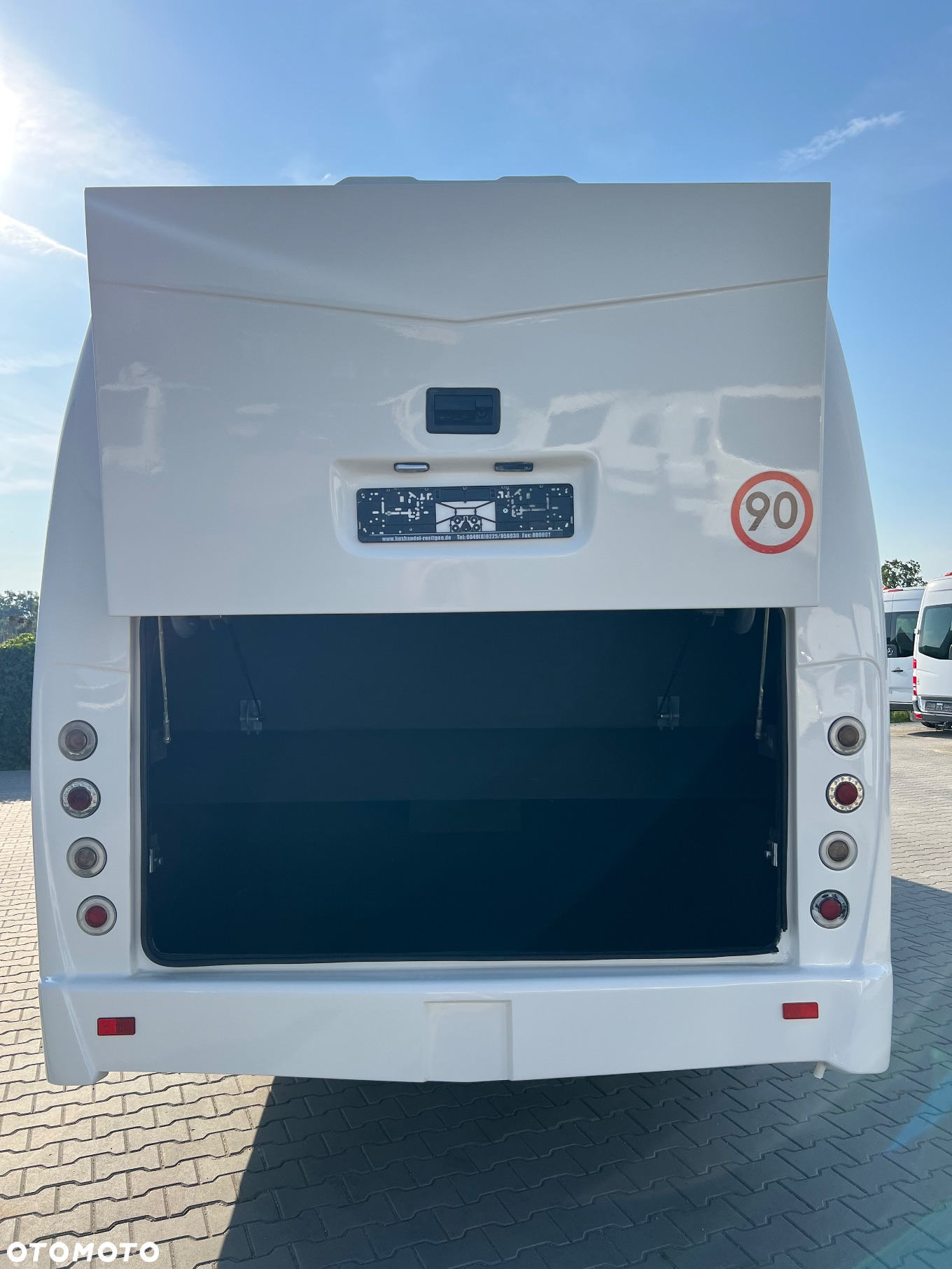 Mercedes-Benz Vario 818 - 8