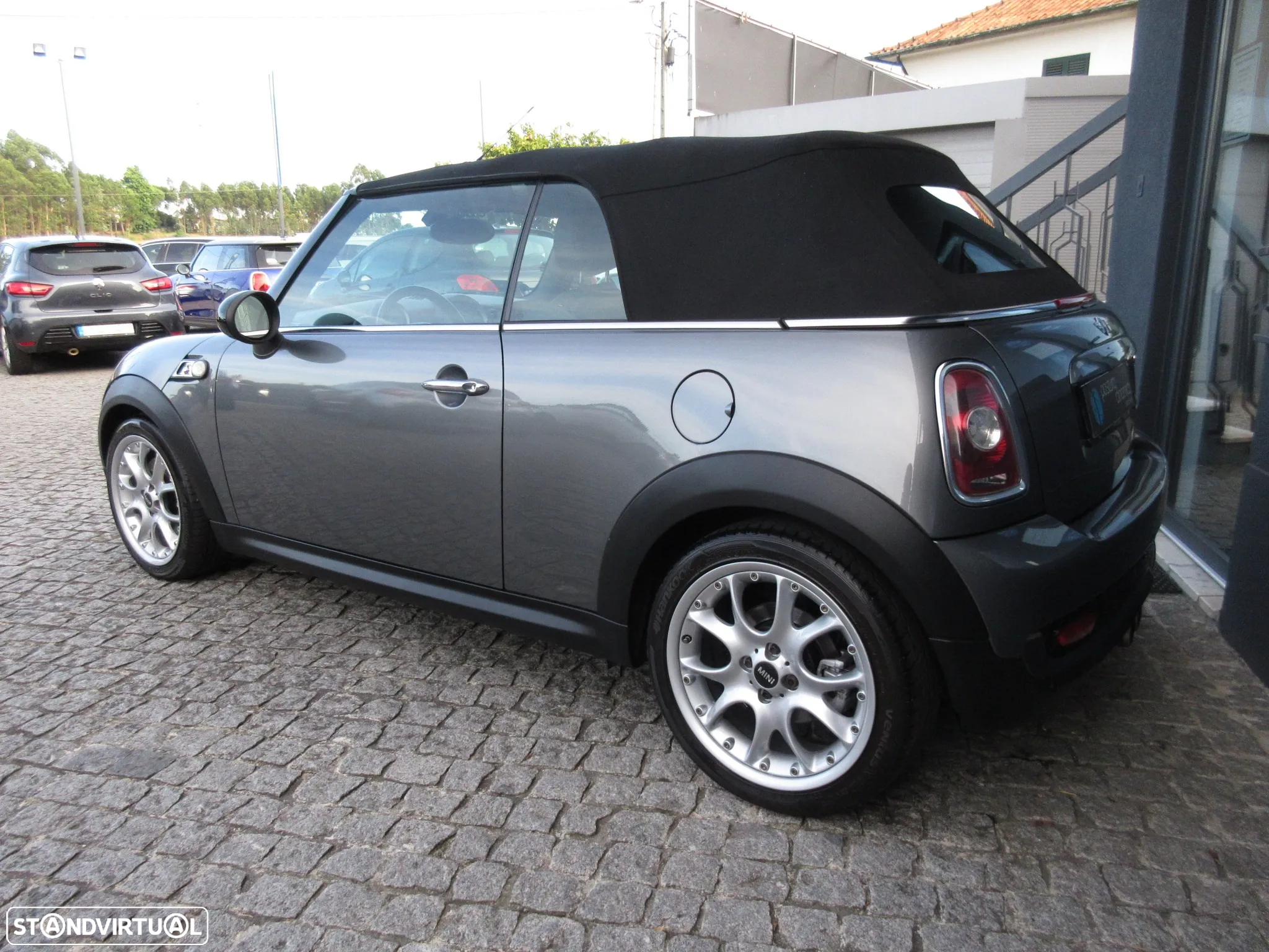 MINI Cabrio Cooper S - 8