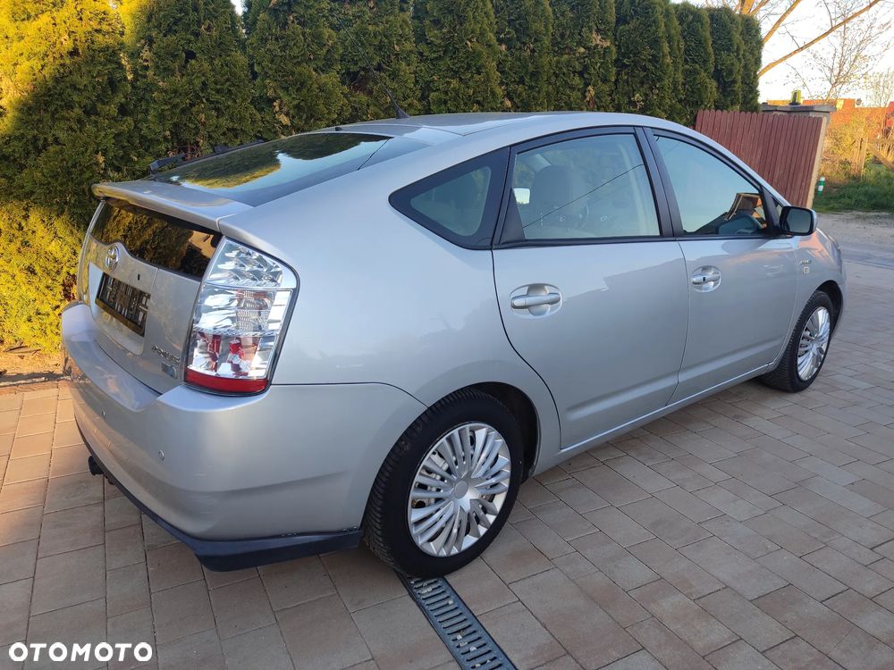 Toyota Prius - 15