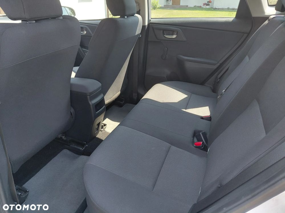 Toyota Auris 1.33 VVT-i Active - 4