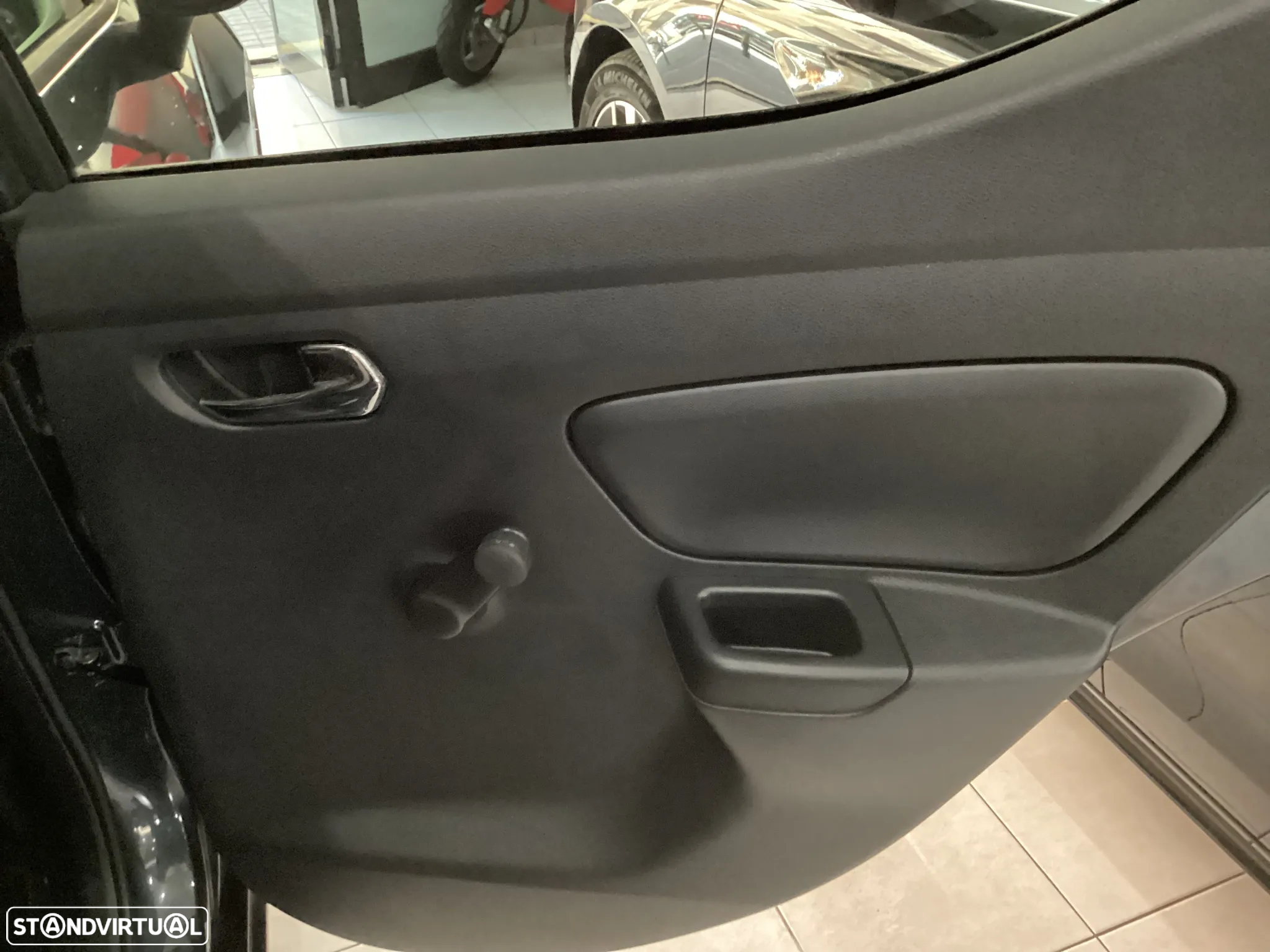Nissan Micra 0.9 IG-T Tekna Silver Feel S/S - 24