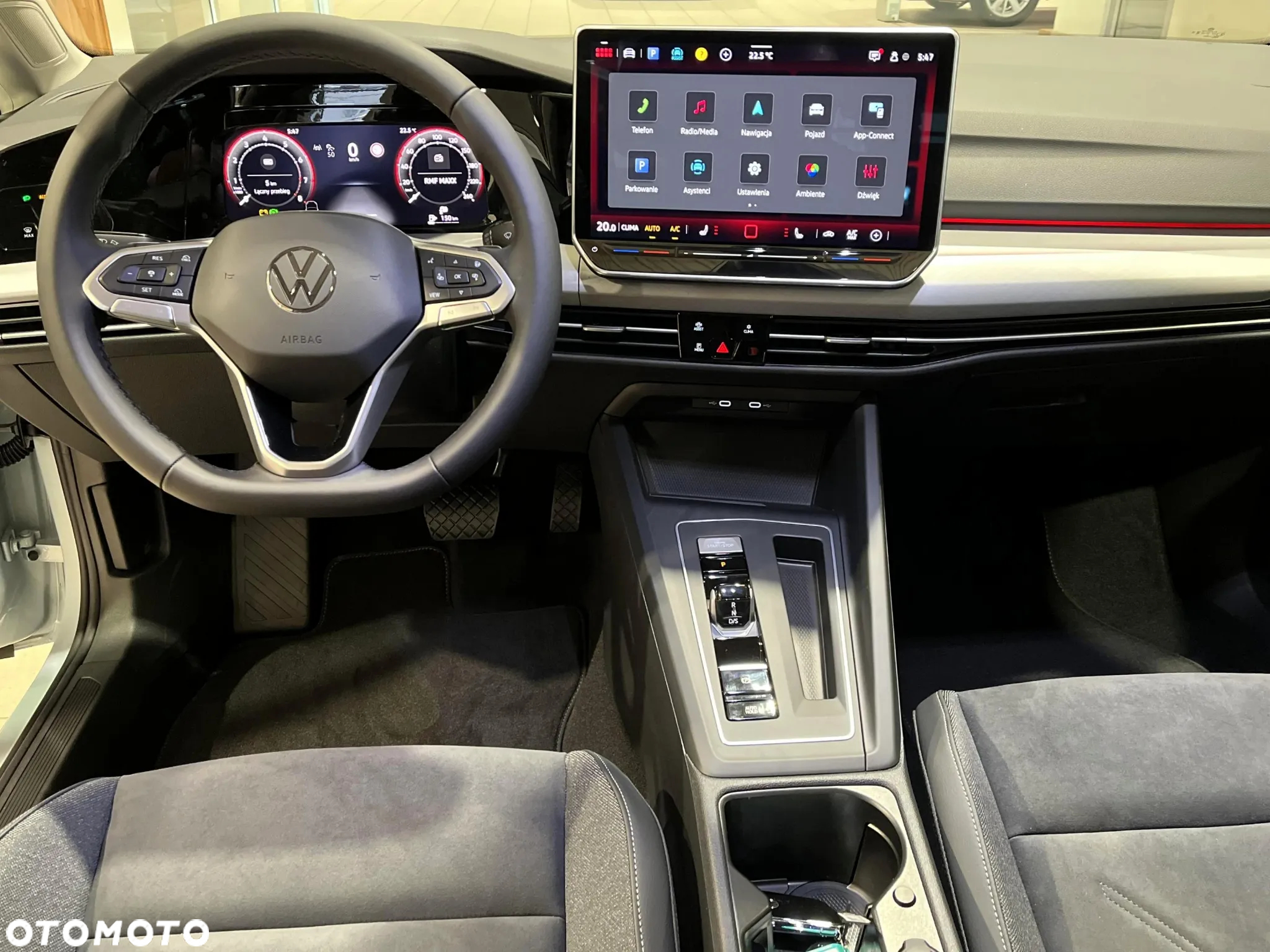 Volkswagen Golf VIII 1.5 eTSI mHEV Life Plus DSG - 24