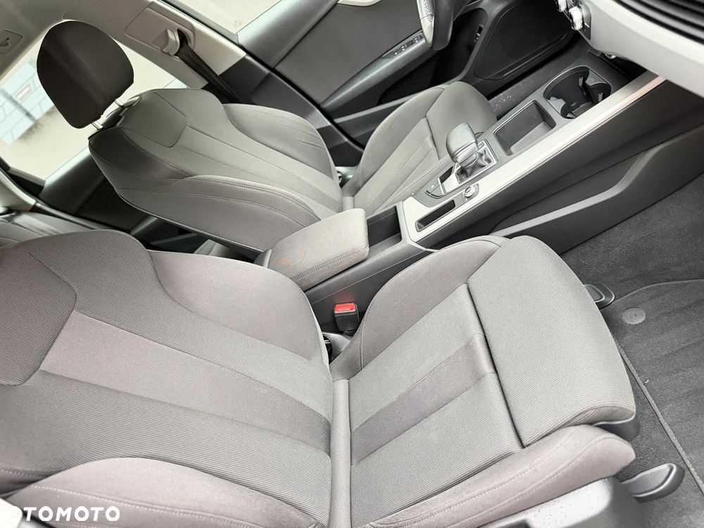 Audi A4 Avant 30 TDI S tronic advanced - 28