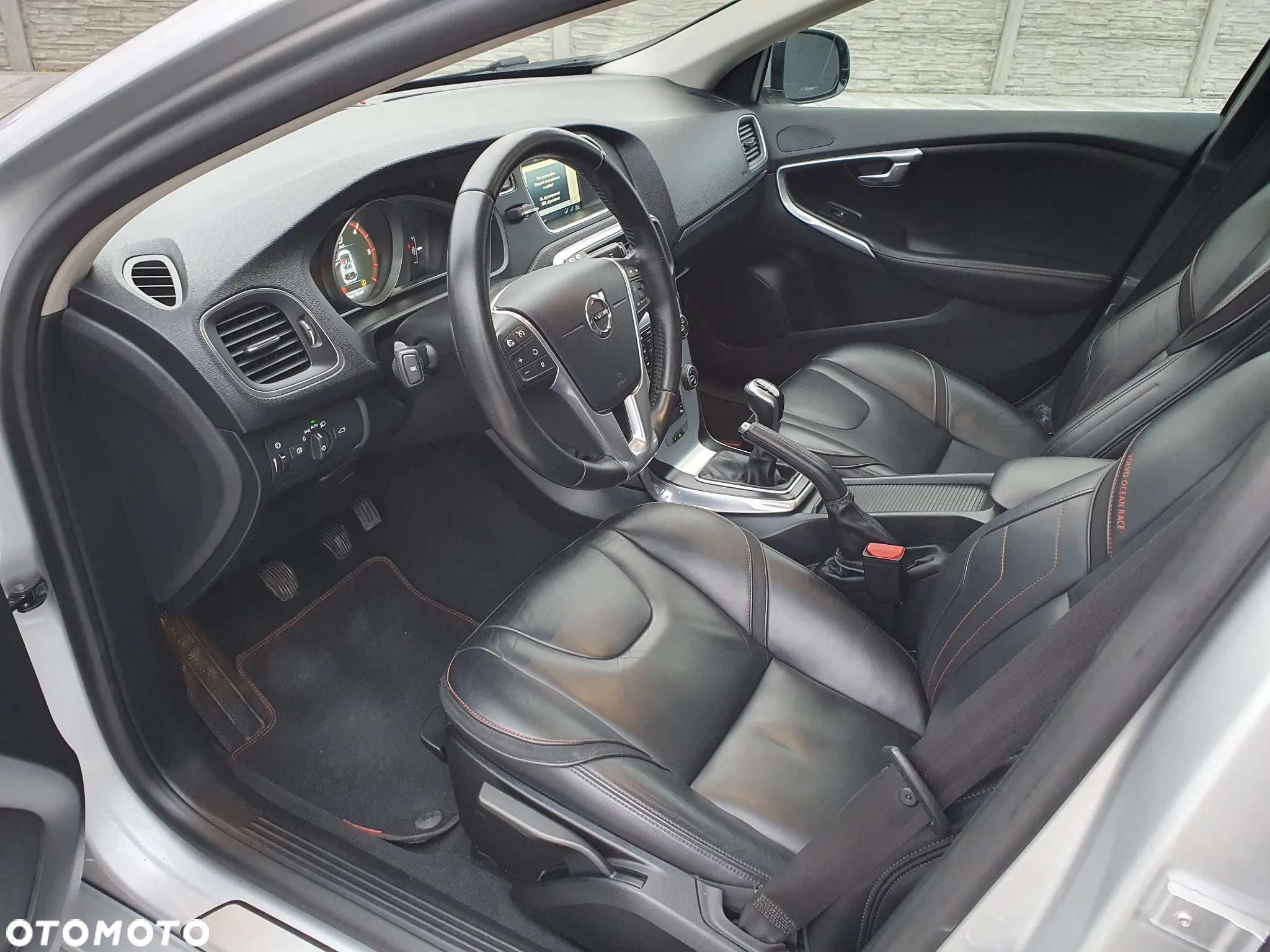 Volvo V40 D4 Drive-E Ocean Race - 16