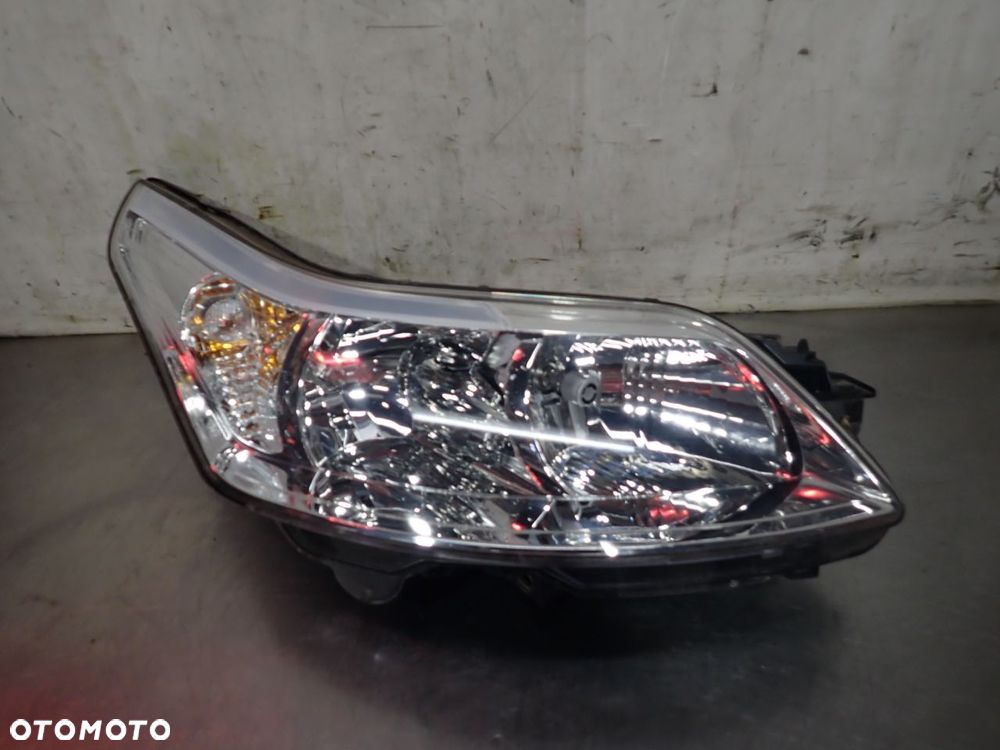 LAMPA PRAWA PRZEDNIA CITROEN C4 1.4