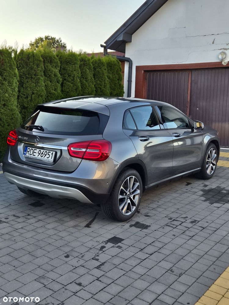 Mercedes-Benz GLA - 3