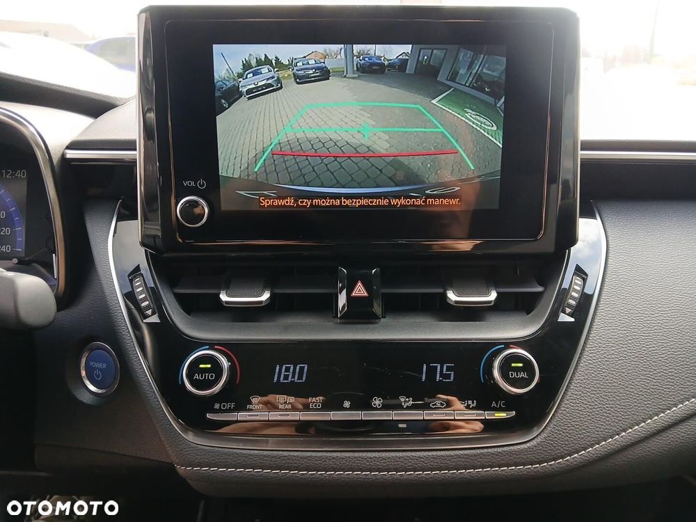 Toyota Corolla 2.0 Hybrid Comfort - 29