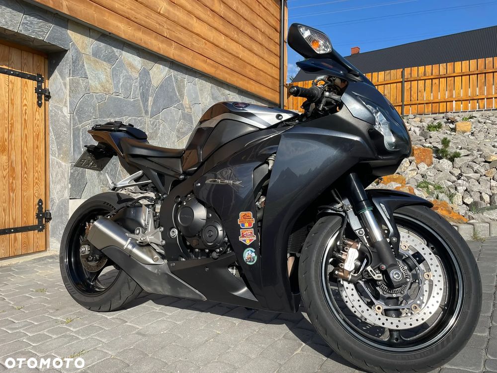 Honda CBR - 8