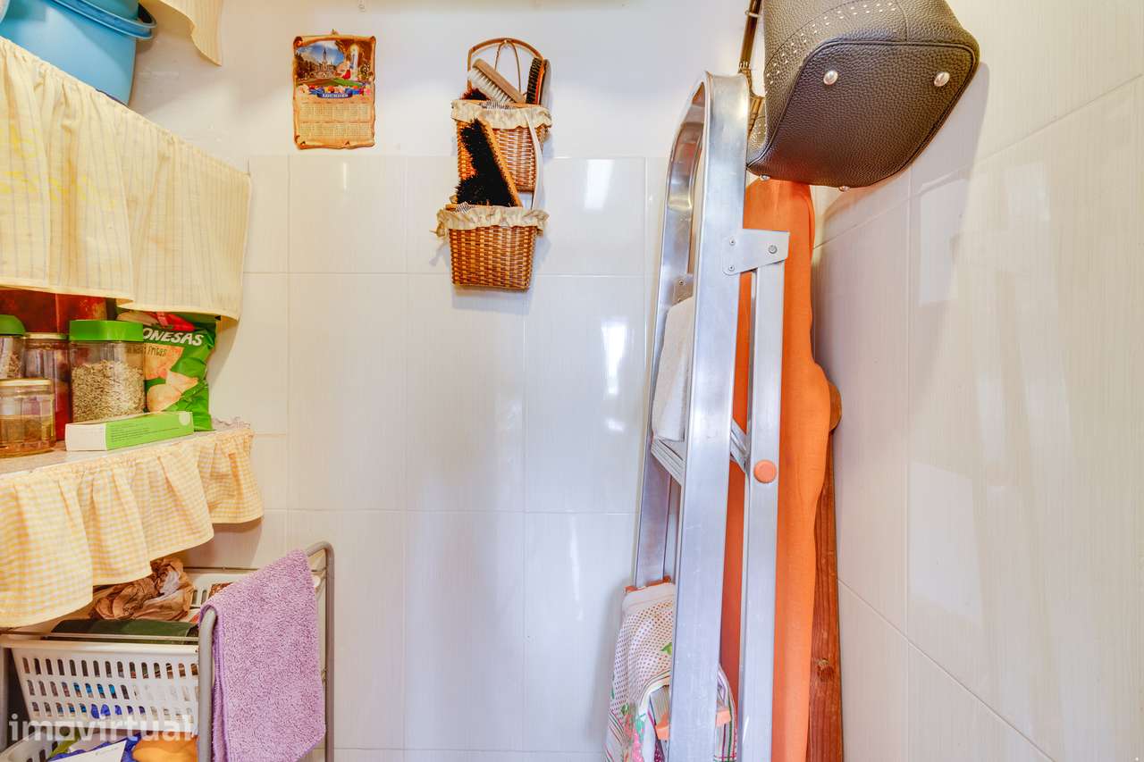 APARTAMENTO T3 | VARANDA FECHADA | ARRECADAÇÃO | SEIXAL - Grande imagem: 5/28