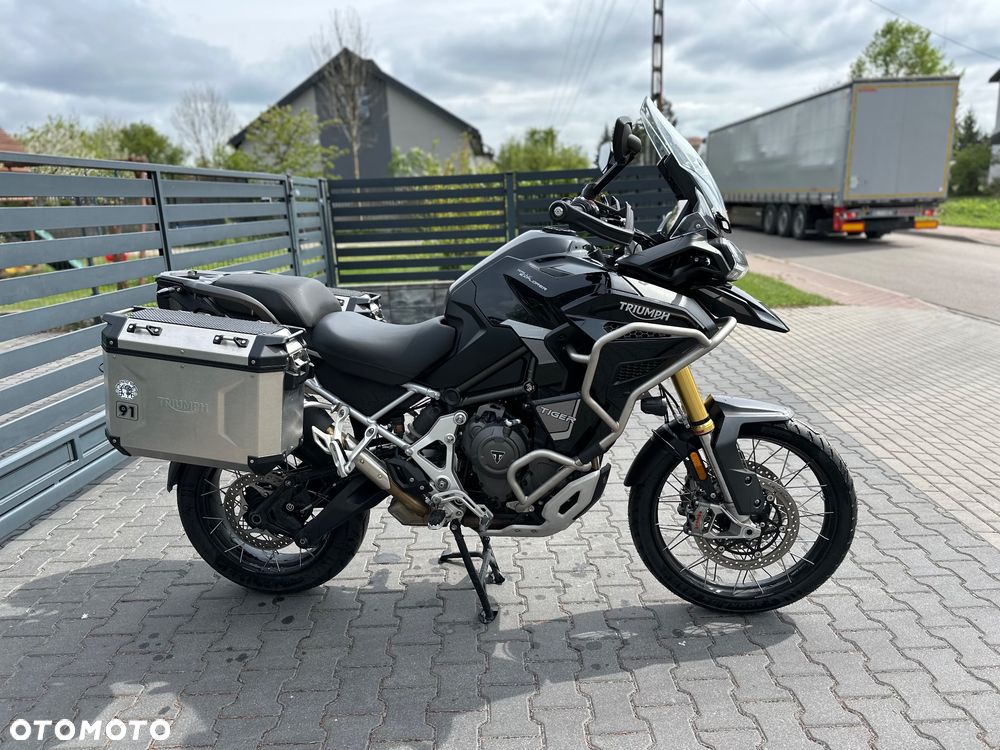 Triumph Tiger - 1