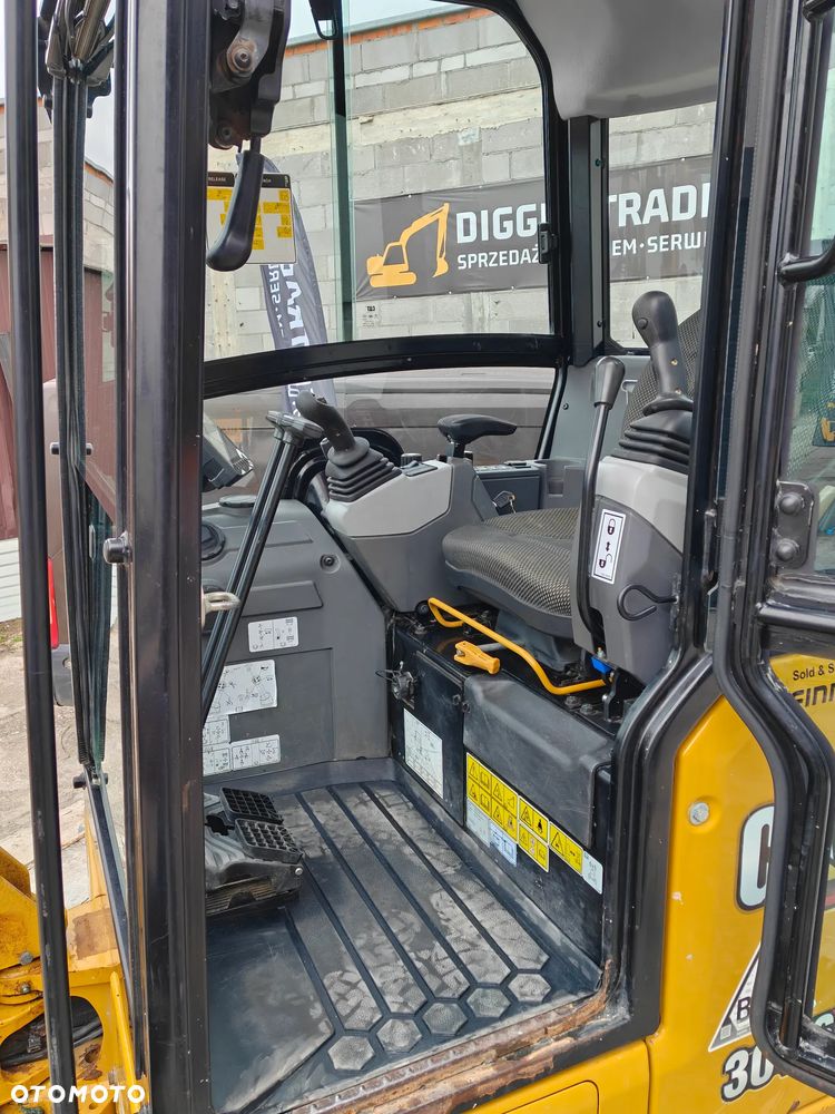 Caterpillar 301.6 - 11