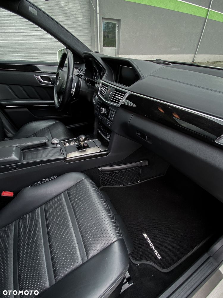 Mercedes-Benz Klasa E 63 AMG - 23