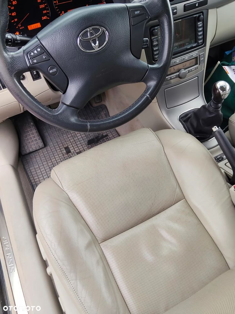 Toyota Avensis 2.2 D-4D Prestige - 7